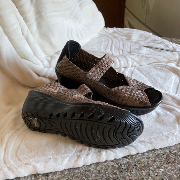 Ladies sketches wedge heel size 8 - Picture 3 of 3